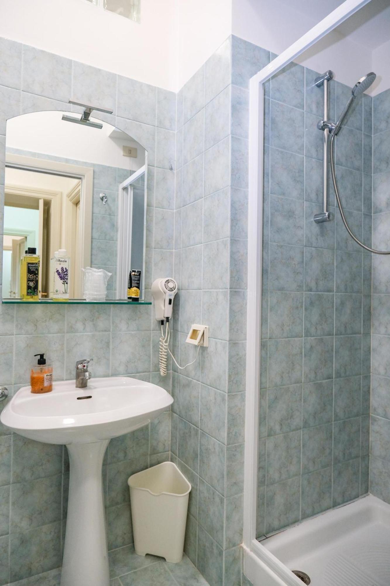 Domus Lilium Apartment โรม ภายนอก รูปภาพ