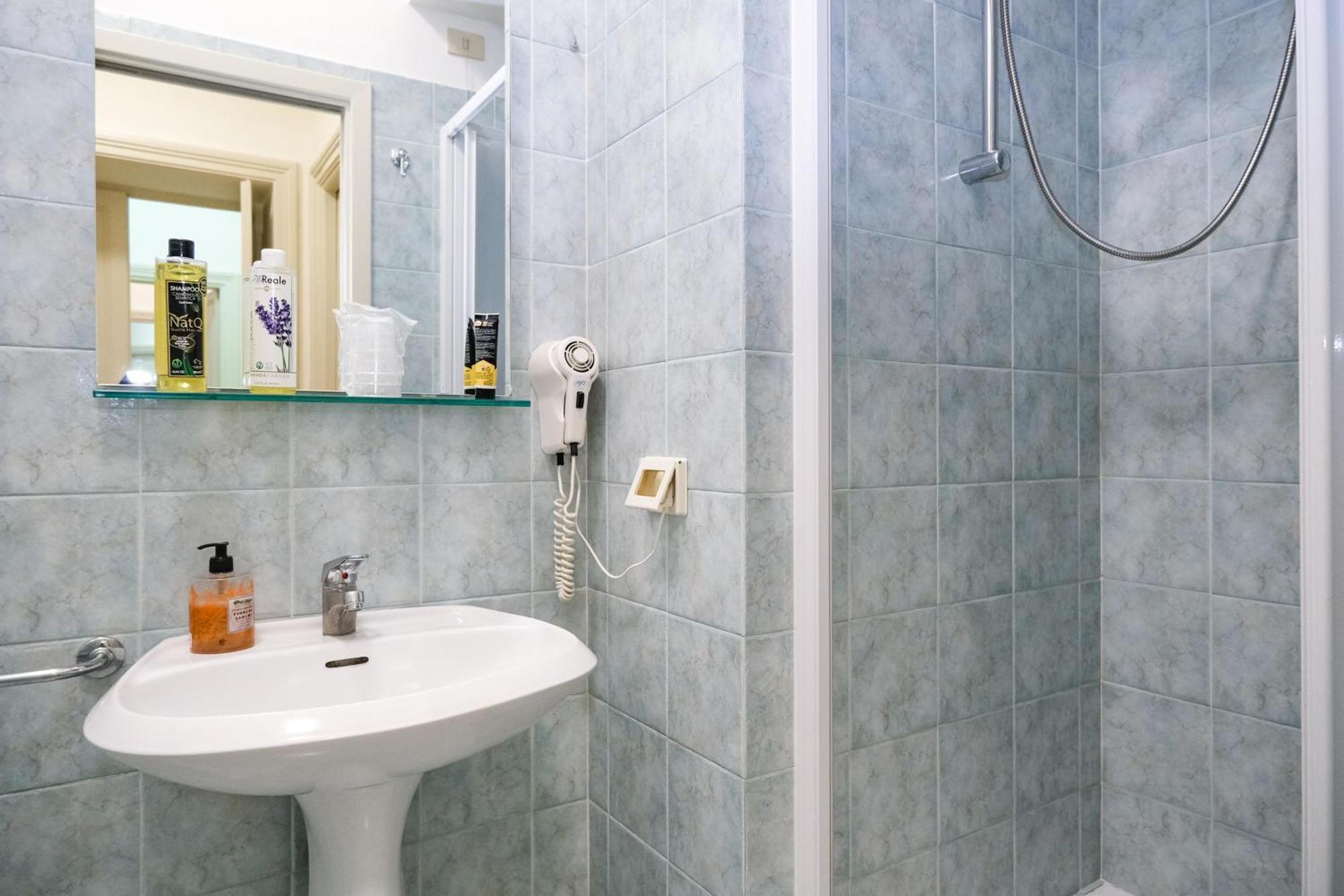 Domus Lilium Apartment โรม ภายนอก รูปภาพ