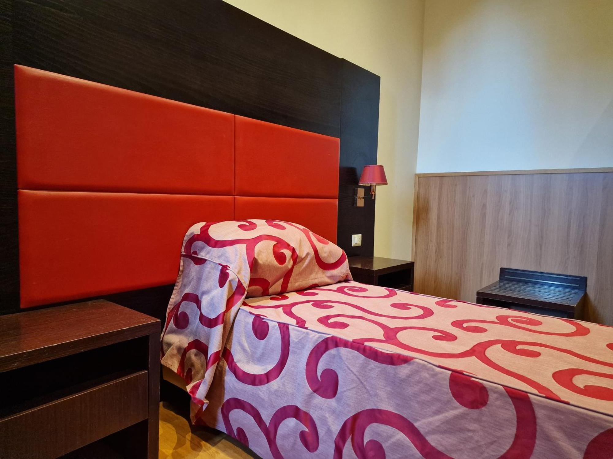 Domus Lilium Apartment โรม ภายนอก รูปภาพ